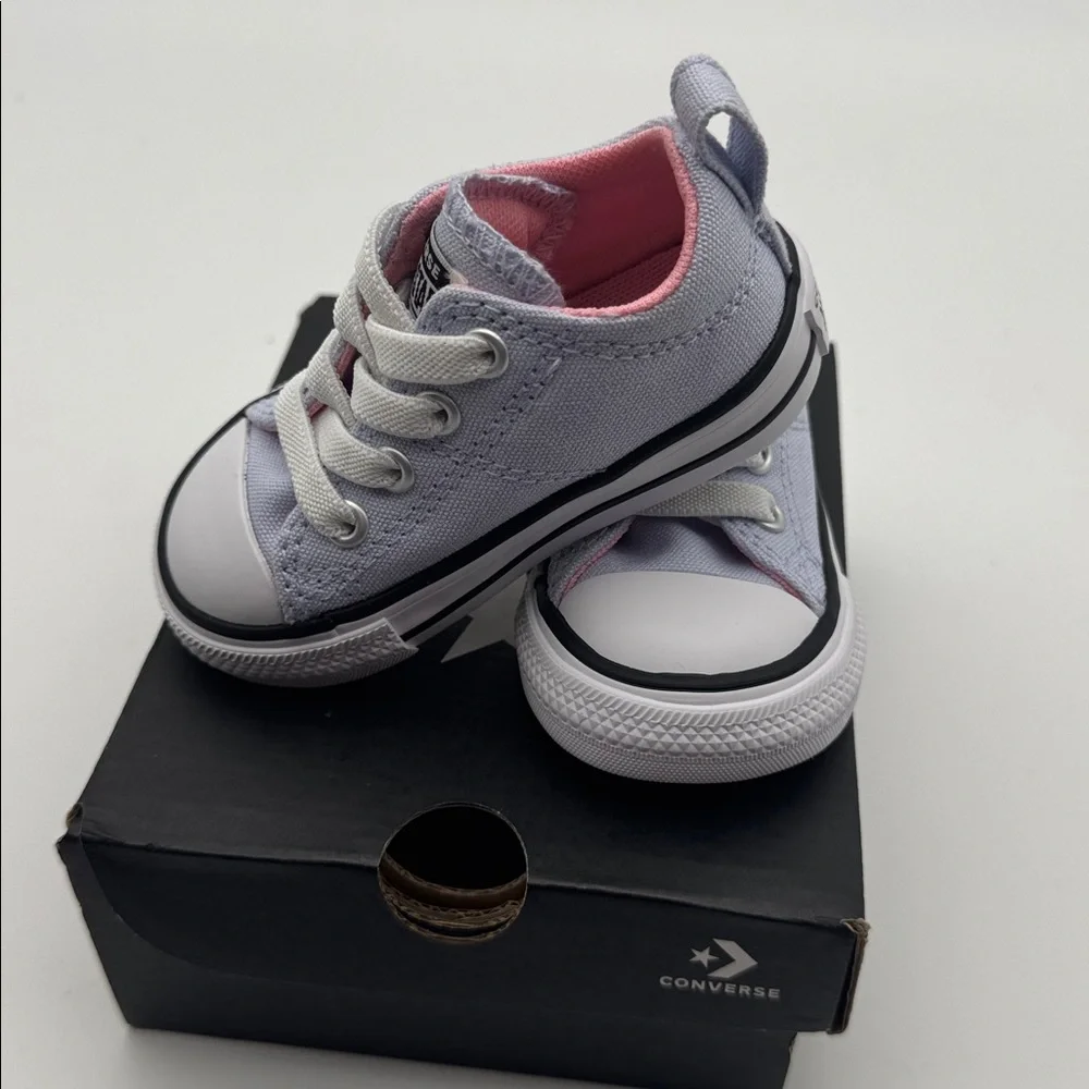 Converse Baby/ Kids Sneakers Lilac sz‎ 4